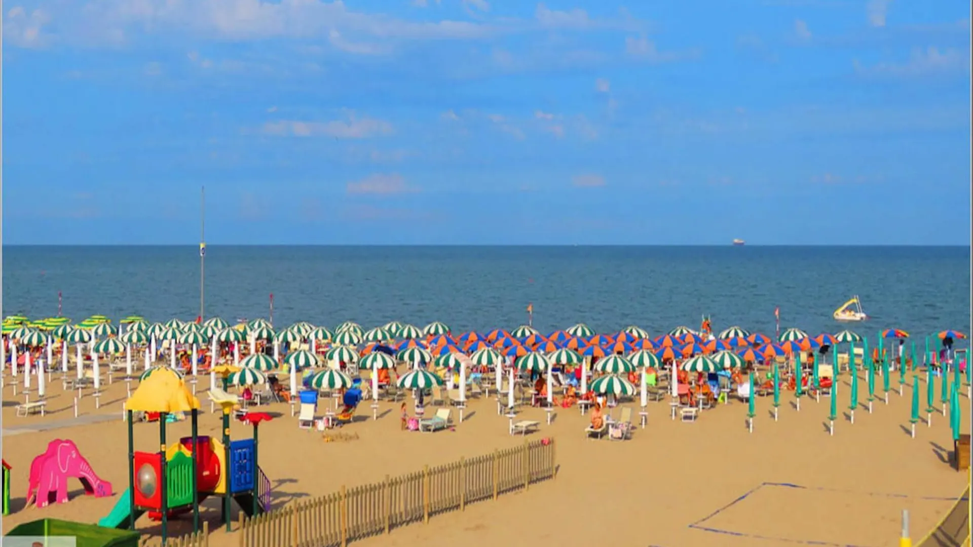 Modern 2 Bedroom Apartment Near Rosolina Beach ロゾリーナ・マーレ イタリア